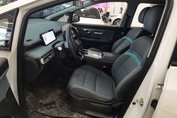 Used AION Y 2022 Plus 70 Enjoy Edition Left Front Seat