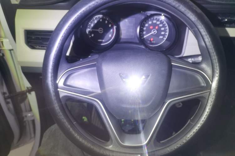 Used Wuling Hongguang PLUS 2019 1.5T Manual Comfort Version 7 Seats Steering Wheel