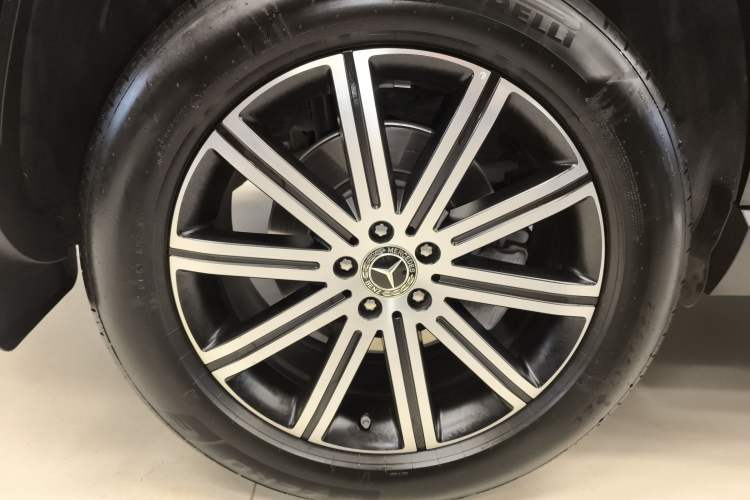 Used Mercedes-Benz GLE 2025 GLE 350 4MATIC Stylish Model Right Rear Wheel Hub