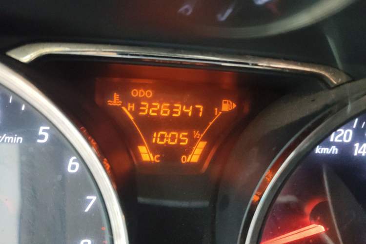 Used Nissan Livina 2013 1.6XL Manual Luxury Edition
