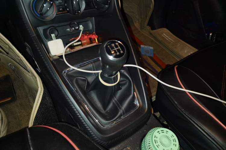 Used MG ZS 2020 Global Bestseller with 1.5L Engine Manual Transmission and a Massive 65-Inch Panoramic Sunroof Version Gear Lever