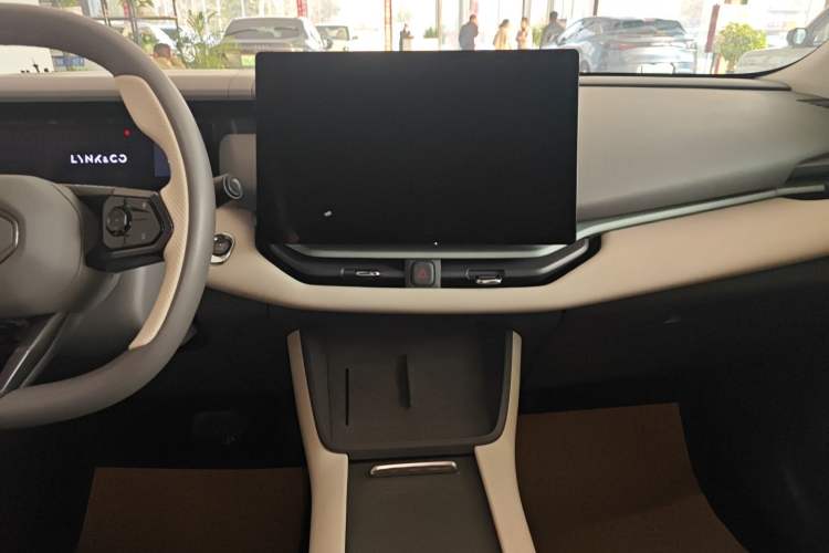 Used Lynk & Co 06 EM-P 2023 EM-P 126 Long-Range Halo