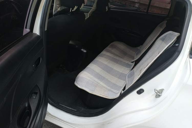 Used Toyota YARiS L Zhi Xuan 2016 Revised 1.5E CVT Charming Edition Left Rear Seat