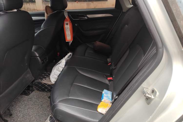 Used Roewe i6 New Energy 2017 45T Hybrid Connect & Smart Enjoyment Edition Left Rear Seat