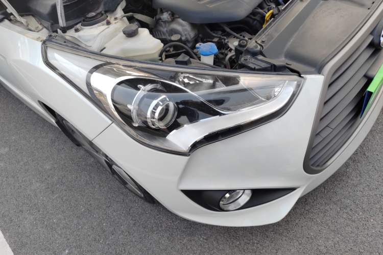 Used Hyundai Veloster 2015 1.6T Automatic Luxury Edition Right Front Headlight