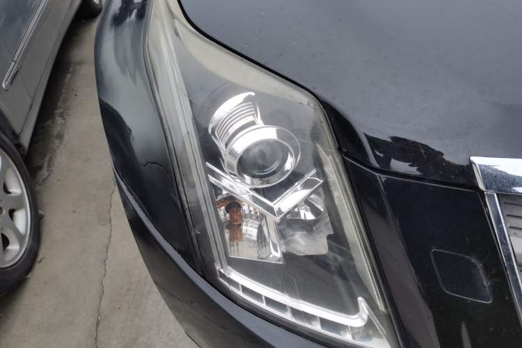 Used Cadillac SRX 2011 3.0L Flagship Edition Right Front Headlight