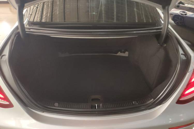 Used Mercedes-Benz E-Class 2017 E 200 L Sport 4MATIC Trunk