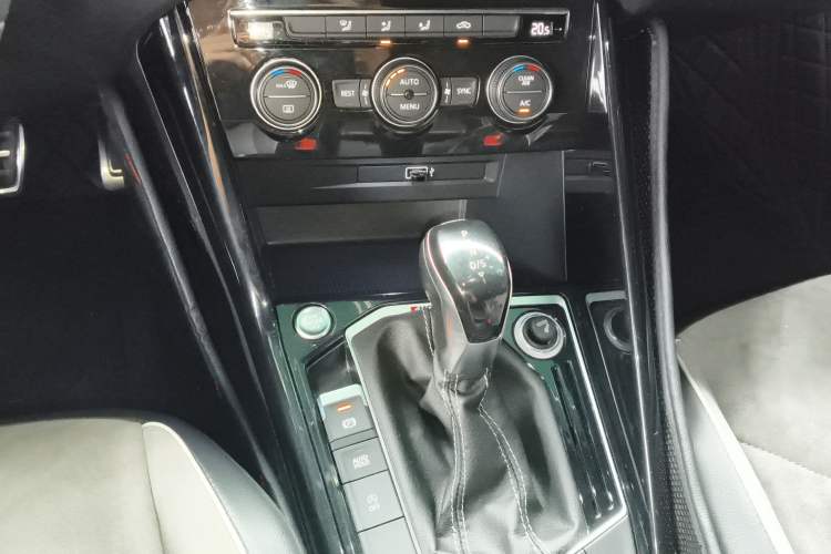 Used Volkswagen Tayron 2019 380TSI Four-Wheel Drive R-Line China VI-standard