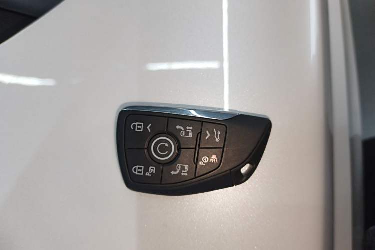 Used Buick GL8 New Energy 2024 Lu Zun Luxury Edition 7-Seater