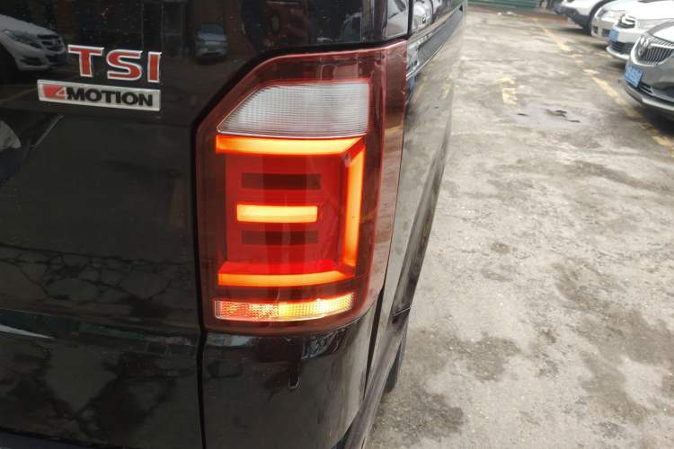 Used Volkswagen Multivan 2018 2.0 TSI 4x4 Prestige Edition 7-Seater
