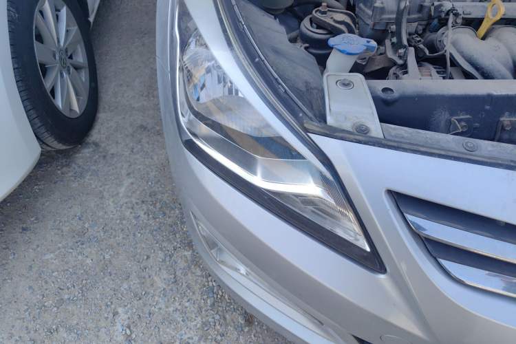 Used Hyundai Verna (older generation) 2014 1.4L Manual Smart GLS Trim