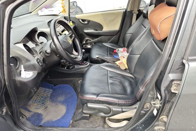 Used Honda Fit 2011 1.3L manual Comfort version
