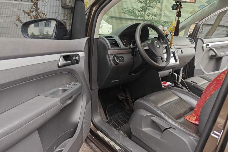 Used Volkswagen Touran 2013 1.4T DSG Comfort Edition 5-Seater Driver Seat