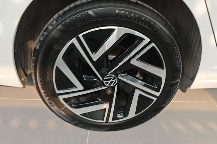 Used Volkswagen Sagitar 2024 300TSI DSG Excellence Edition
