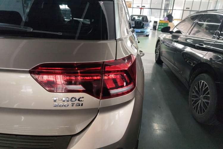 Used Volkswagen T-ROC 2018 280TSI DSG Two-Wheel Drive Luxury Version China VI Standard Right Rear Taillight