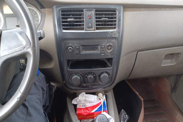 Used Wuling Rongguang V 2016 1.2L Practical Model Non-Power-Assisted Audio And AC Panel