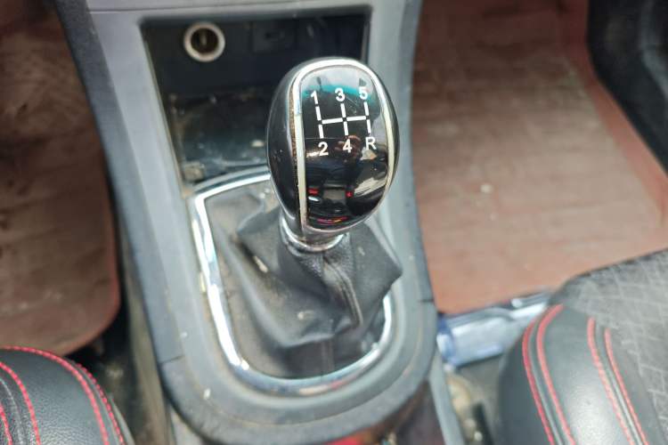 Used Cowin C3 2015 1.5L Manual Gold Diamond Edition