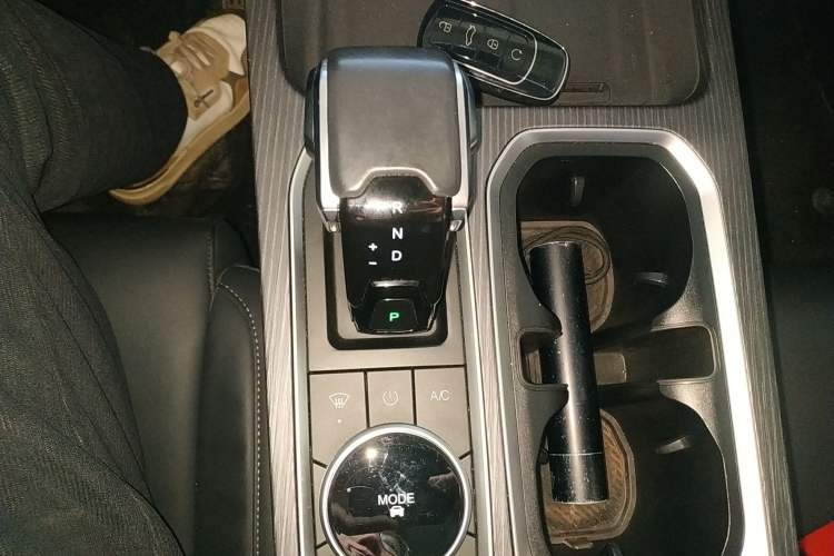 Used Chery Explore 06 2023 Revised Version Urban Edition 1.6T Two-Wheel Drive Luxury Trim Gear Lever