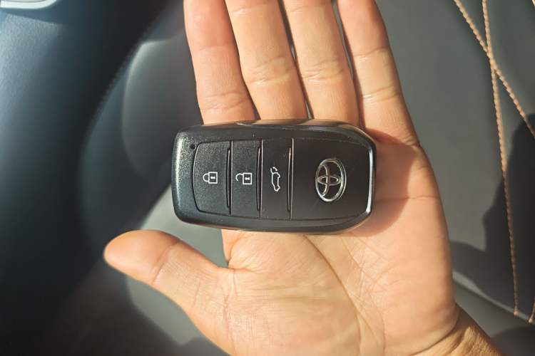 Used Toyota RAV4 2024 2.0L CVT Two-Wheel Drive Fashion Plus Edition Vehicle Key