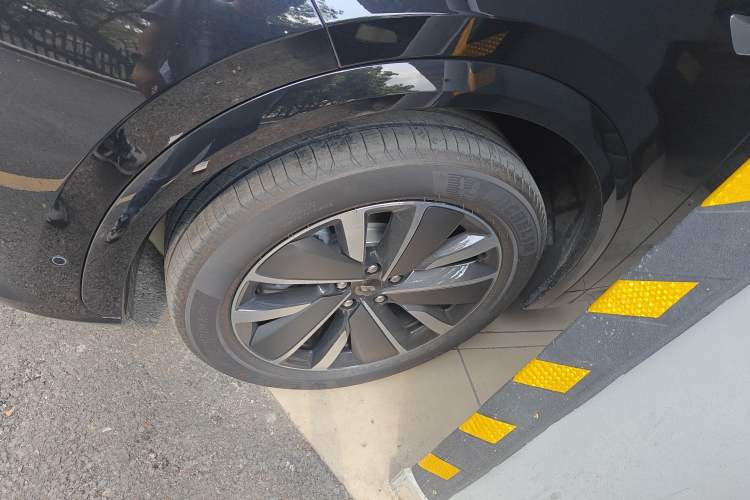 Used Li Auto L7 2025 Max Smart Refresh Edition Exterior 4