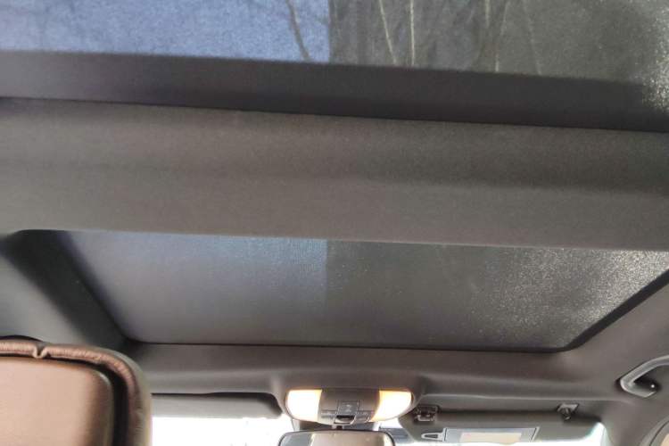 Used Mercedes-Benz E-Class 2010 E 300 L Fashion Model