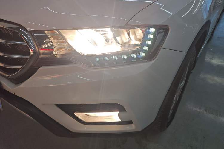 Used Haval H6 Coupe 2016 Blue Label 1.5T Automatic Two-Wheel Drive Elite Model Left Front Headlight