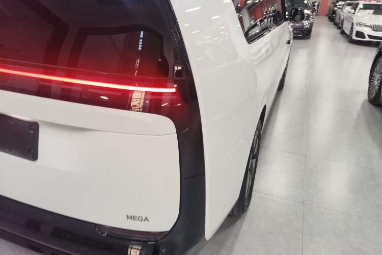 Used Li Auto MEGA 2025 Home Family Special Edition