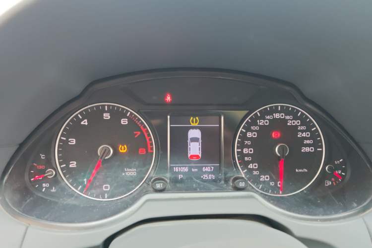 Used Audi Q5 2017 40 TFSI Comfort Model Instrument Cluster