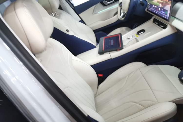 Used Chery Fengyun T9 2024 120 Long-Range Flagship Version 7 Seats Ternary Lithium
