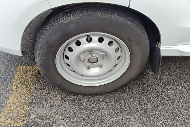 Used SRM Haoyun 2025 Launch Edition Farady 42.3 kWh 305 km 6 seats
