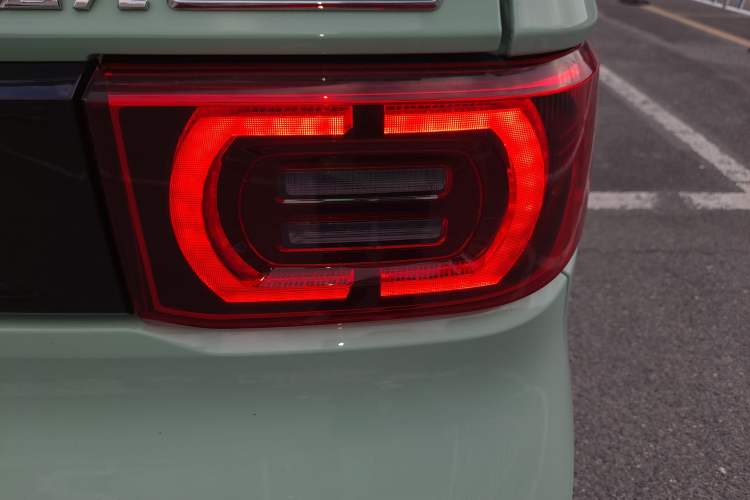 Used Wuling Hongguang MINIEV 2021 Macaron Premium Model – Lithium Iron Phosphate