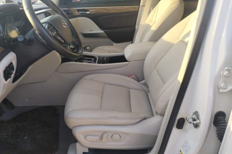 Used GAC Trumpchi GS8 2017 320T Two-Wheel Drive Luxury Smart Connectivity Version (7 Seats)
