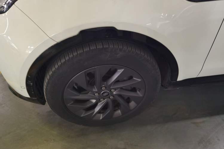 Used Land Rover Discovery 2023 Revised Version 360 PS R-Dynamic S