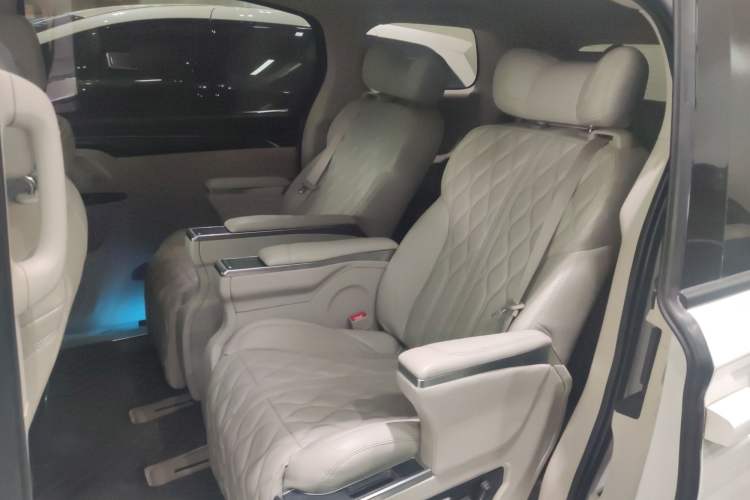 Used Buick GL8 2021 ES Landtrek 653T Comfort Edition Left Rear Seat