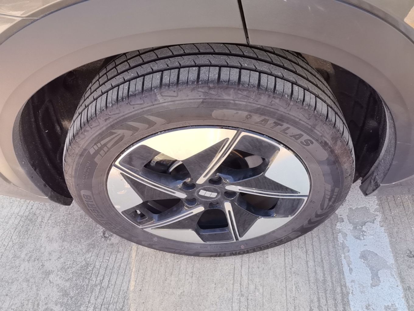 Geely Galaxy E5 2026 Model 610km Exploration+ Edition — снимка 11