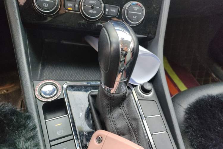 Used Volkswagen Bora 2019 Revised Version 1.5L Automatic Elite Edition China V Standard Gear Lever