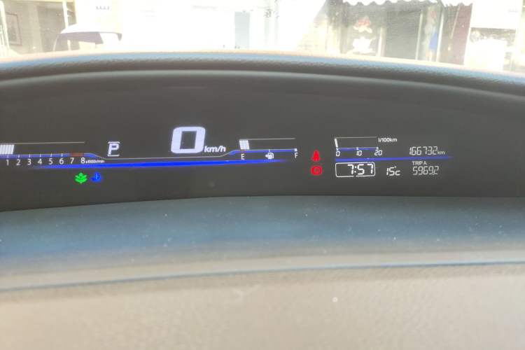 Used Honda Jade 2013 1.8L automatic Comfort version 5 seats