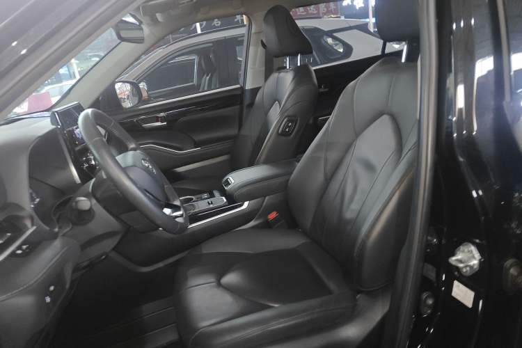 Used Toyota Highlander 2024 2.5L Smart Electric Hybrid Dual-Motor Two-Wheel Drive Luxury Version 7 Seats