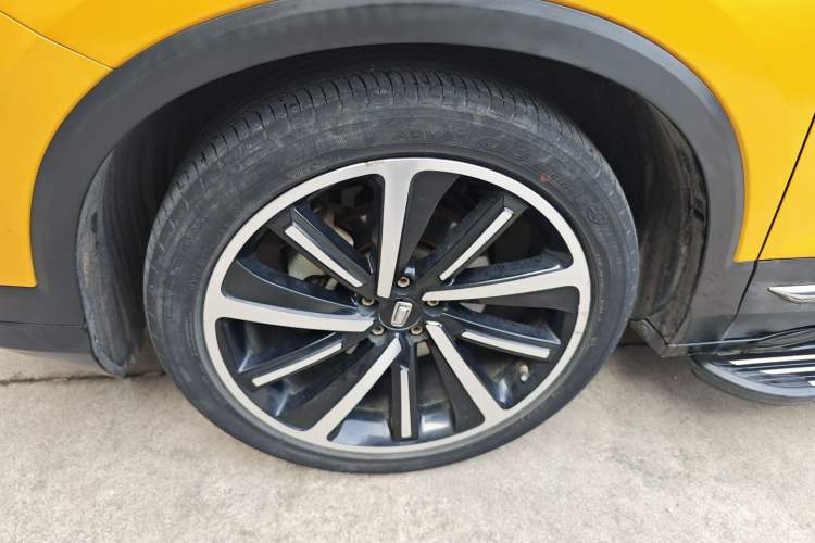 Used Bestune T77 2020 PRO 280 TID Automatic Prestige Model Left Front Wheel Hub