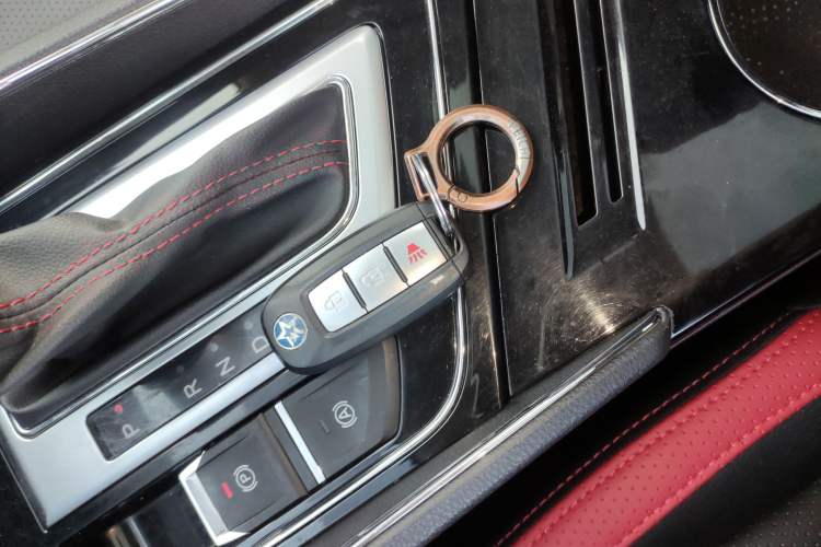 Used Venucia T60 2020 1.6L CVT Smart Drive Version China VI Standard
