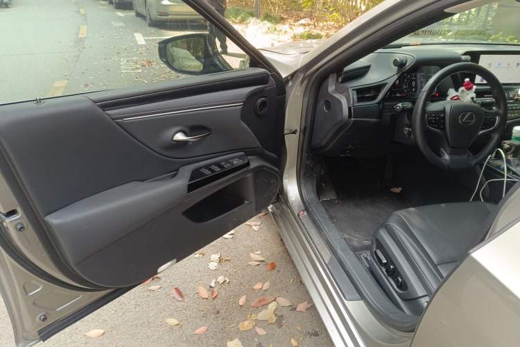 Used Lexus ES 2022 200 Excellence Edition