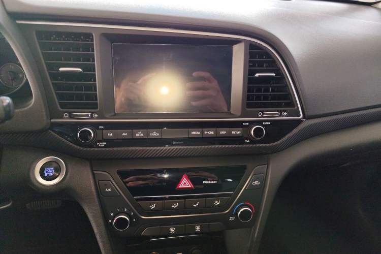 Used Hyundai Elantra (6th Generation / Lingdong) 2018 1.4T Dual-Clutch Xuan Dong · Dynamic Edition Audio And AC Panel