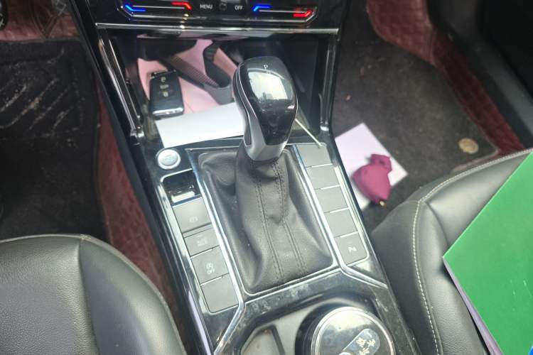 Used Volkswagen Passat 2023 330TSI Starry Elite Edition Gear Lever