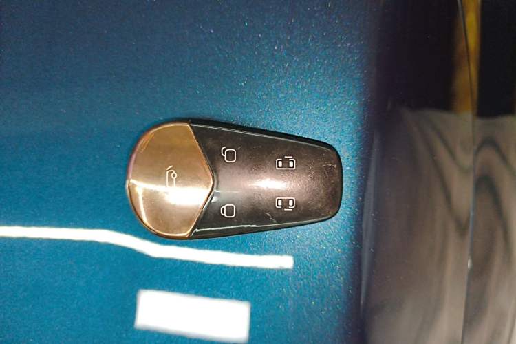 Used VOYAH Dream 2025 PHEV Four-Wheel-Drive Flagship Kunpeng Edition Vehicle Key