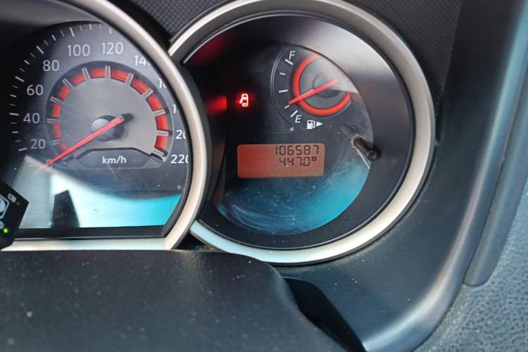 Used Nissan Sylphy 2016 Classic 1.6XE Manual Comfort Edition Odometer Close Up