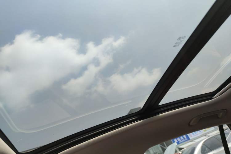 Used Hongqi H5 2025 1.5T DCT Qiyun 500 000th Unit Commemorative Edition Headliner