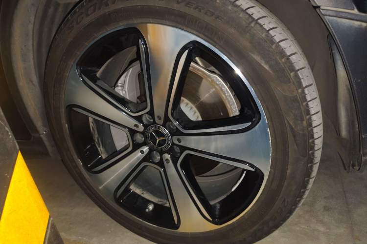 Used Mercedes-Benz GLC 2022 GLC 300 L 4MATIC Dynamic Edition Prestige Model Right Front Wheel Hub