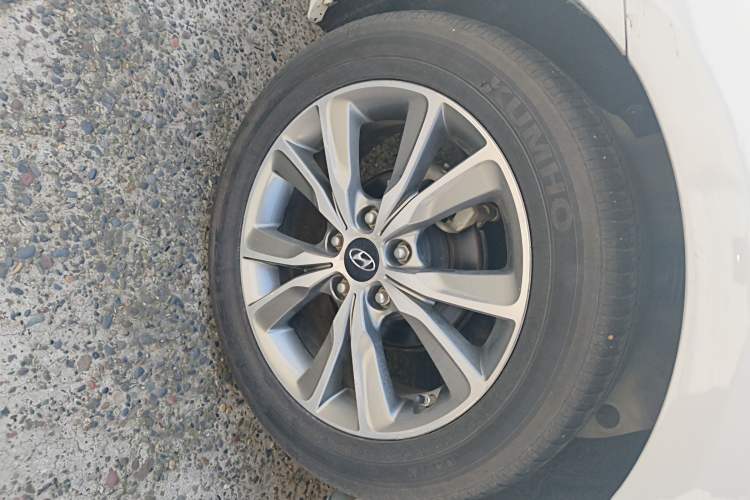 Used Hyundai Sonata 2015 Classic 2.0L Automatic Luxury Edition
