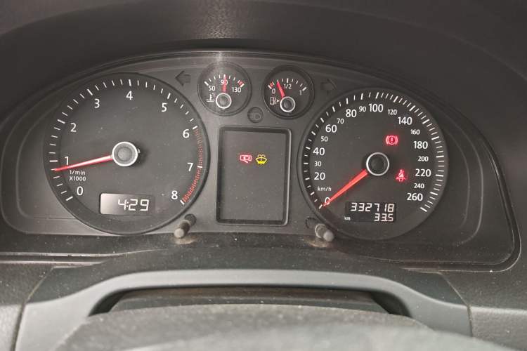 Used Volkswagen Passat 2009 2.0L MFI Manual Luxury Edition