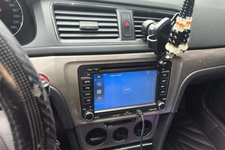 Used Volkswagen Lavida 2013 1.6L Automatic Comfort Edition
